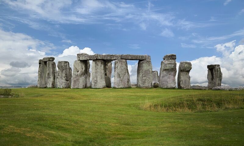 WINDSOR, STONEHENGE, LUNCH in LACOCK